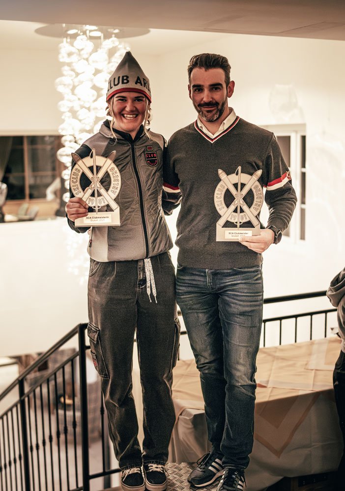 SCA25-Clubmeisterin-Nina-Ess-und-Clubmeister-Mario-Wachter.jpg